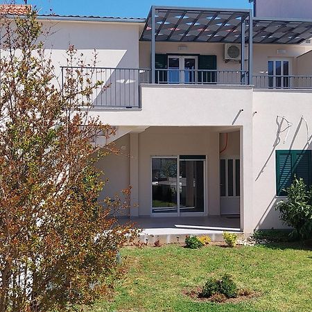 Beach Apartment Ana With Sea View, Balcony, Garden & Bbq, Murter - Dalmatia Kültér fotó