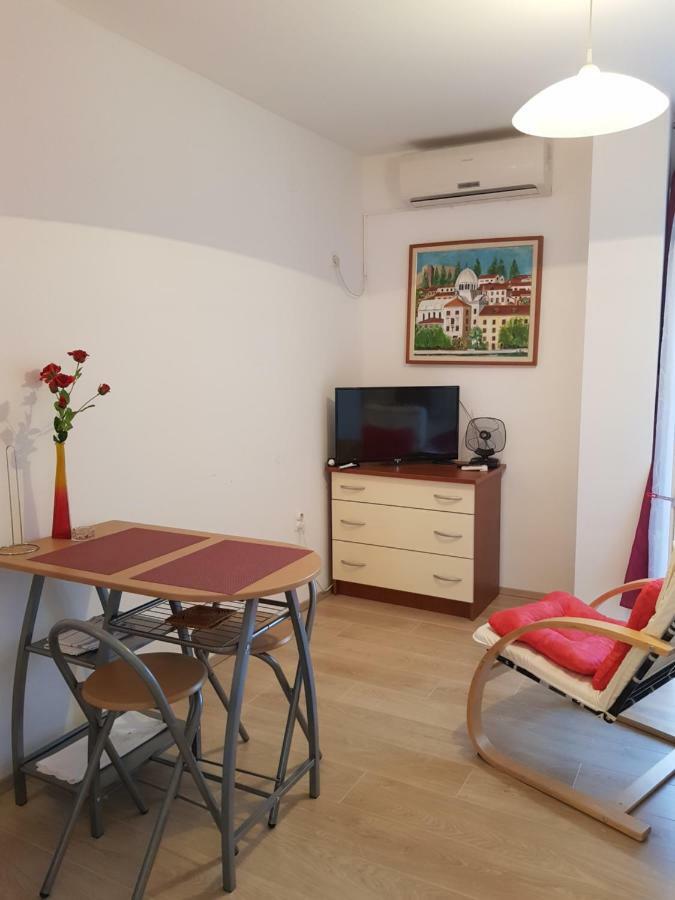 Beach Apartment Ana With Sea View, Balcony, Garden & Bbq, Murter - Dalmatia Kültér fotó