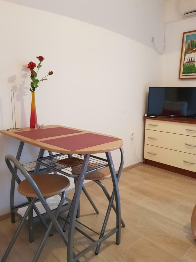 Beach Apartment Ana With Sea View, Balcony, Garden & Bbq, Murter - Dalmatia Kültér fotó